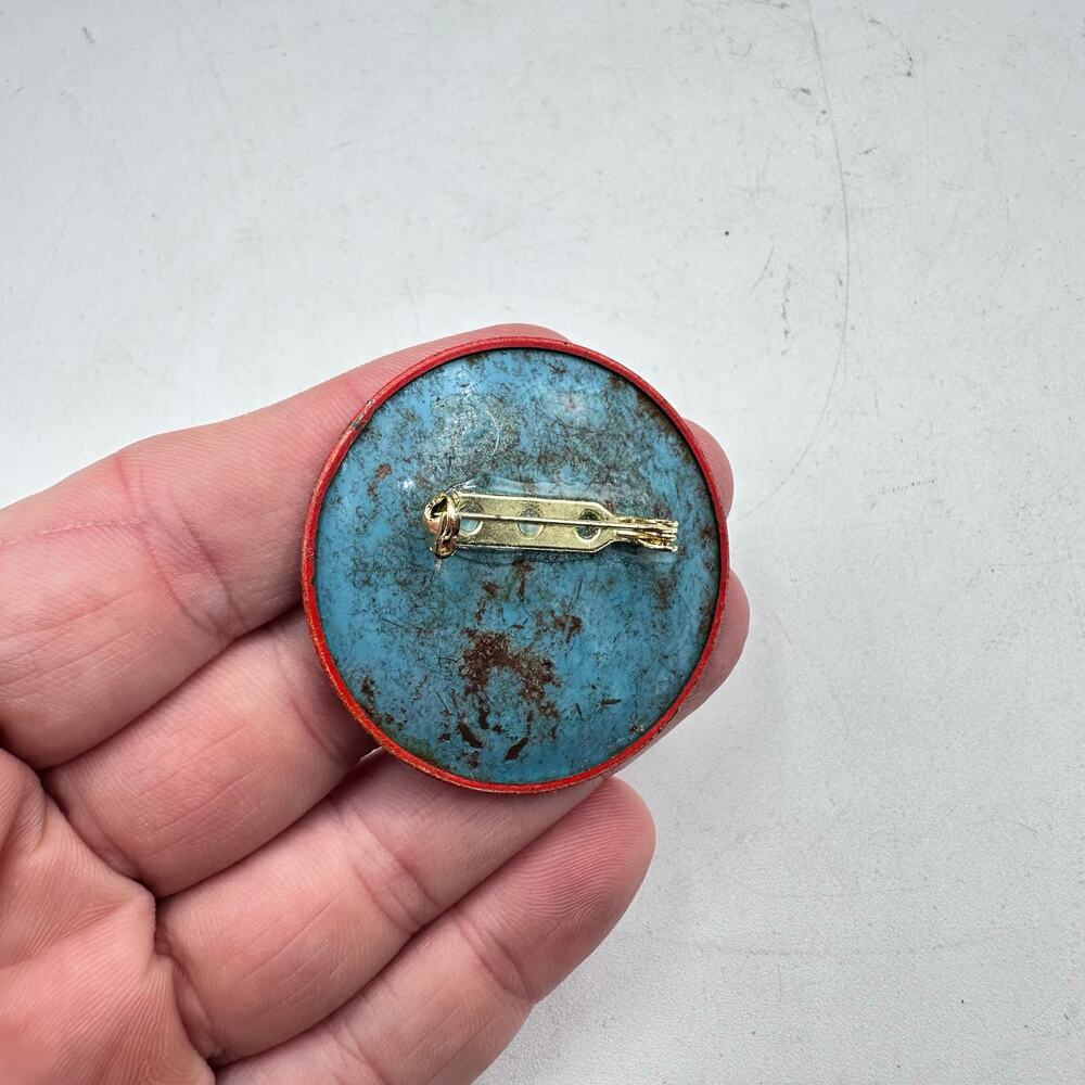Vintage Ohio Art Tin Toy Tea Saucer Brooch - Circus Monkey Upcycled - Picture 2 of 4